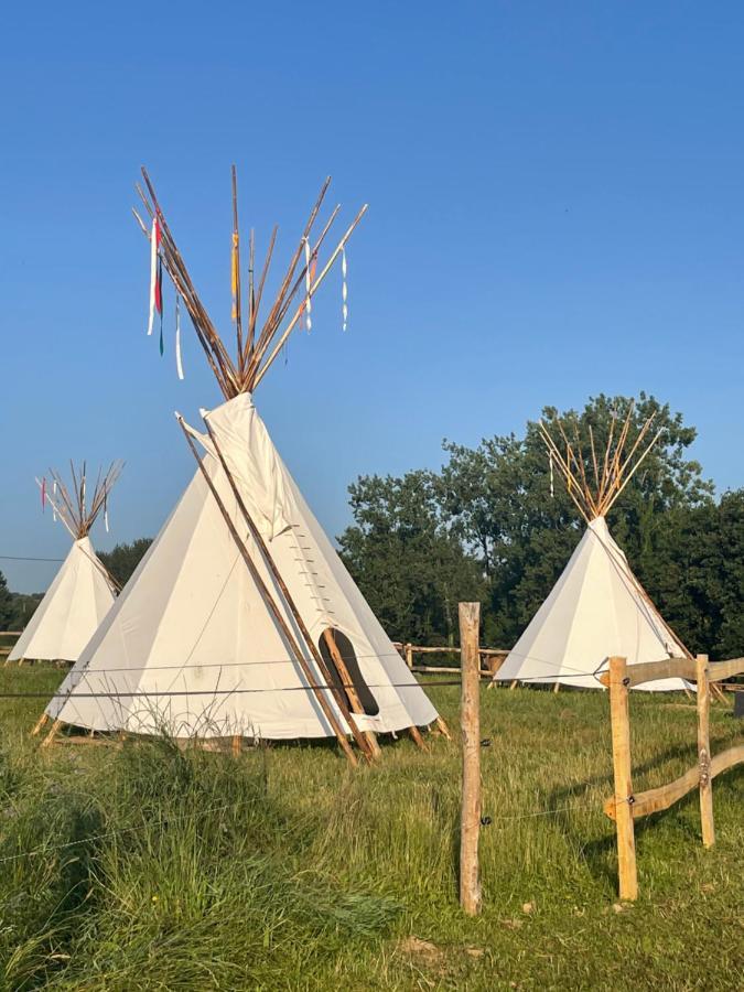 Terra-tipike, Tipi A La Ferme Entre Terre Et Trébry