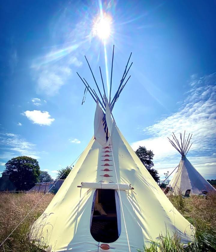 Terra-tipike, Tipi A La Ferme Entre Terre Et Luxuszelt